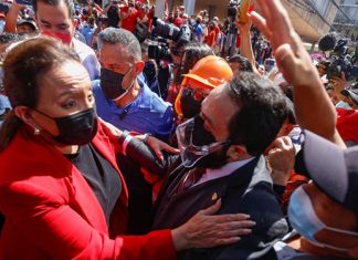 Casa de Gobierno le prohibió a Luis Redondo solidarizarse con Salvador Nasralla por la agresión que sufrió por militantes de Libre.