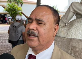 En el Congreso Nacional en todas las bancadas hay diputados afines a la bandera del arco iris orgullo gay :Diputado de Libre