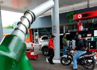 Reducción de precios en los combustibles no se reflejan en el costo de todos los productos que subieron por este motivo.