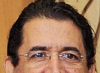 Mel pide a la Primera Ministra británica revisar extradición de Julián Assange y liberarlo