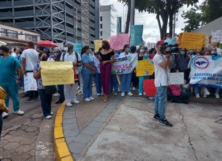 «Queremos plazas», reclama personal de Salud