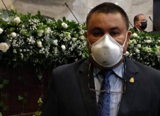 Comienzan los efectos del quiebre, Diputado Carlos Umaña asegura que los parlamentarios no deben manejar recursos publicos.