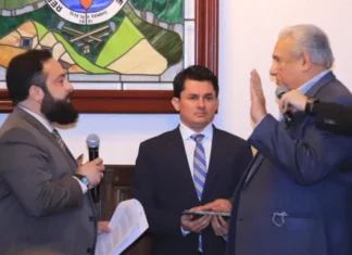 Olban Valladares cuestiona legitimidad de Luis Redondo, este le pide que renuncie de la Junta Nominadora.