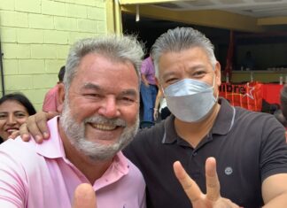 Roberto Contreras asegura que Omar Menjivar y Luis Santos le quieren dar golpe.