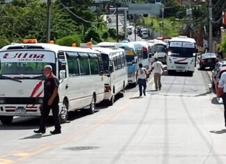 Pese al toque de queda: Transportistas lamentan que siguen pagando «el impuesto de guerra»