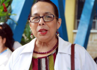 Ex ministra de Salud: Gobierno debe adquirir vacuna bivalente para enfrentar nueva oleada del COVID-19