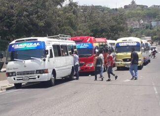 En el país del caos, Transportistas analizan las medidas de presión para lograr que Doña Xiomara les cumpla los compromisos suscritos.