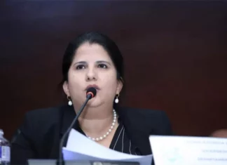 Diputada Fatima Mena presenta reforma para que ya no sea requisito ser Notario para aspirar como Magistrado de la CSJ y la PGR.