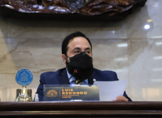 Imagen de Luis Redondo se cae a pedazos.