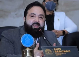 Repudio nacional al «bono» navideño entregado por Luis Redondo a los diputados del CN.