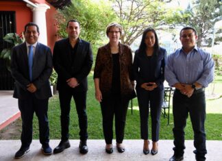 Diputados nacionalistas se reunen con la embajadora de EEUU para hablar sobre la CICIH y otros temas