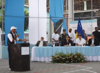 Xiomara Castro reinaugura cancha multiusos en la Cerro Grande