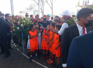En Comayagüela: Xiomara Castro inaugura remodelación de canchas de El Obelisco