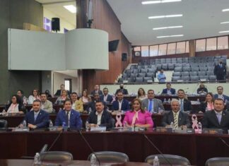 Diputados Nacionalistas aseguran que no agarraron «Moje» de los 16 millones que repartió Luis Redondo en Diciembre.