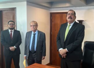 Magistrado Edgardo Caceres renuncio a su cargo porque ya esta «cansado».