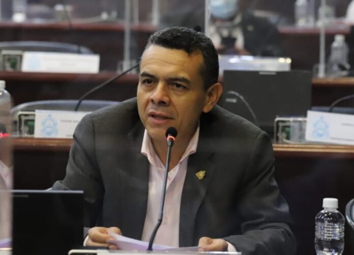 Diputado-Luis-Amador-
