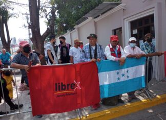 Sigue la molotera: «Fuera ministros mapaches», exigen al gobierno colectivos de LIBRE