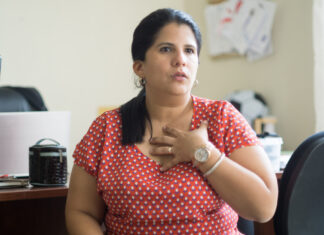 Después del despido de su mamá en la Corte, la Diputada Fatima Mena revela que Mel es quien manda en el CN.