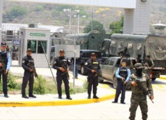 Inocente propuesta, Julissa Villanueva le pide a pandilleros recluidos que entreguen sus armas.