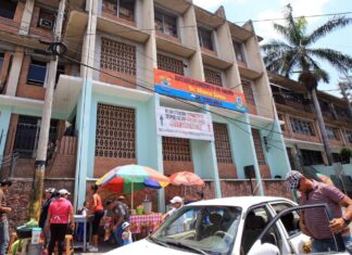 Colectivos de Libre exigen la destitución del Director del Alonso Suazo por incumplir a la base.