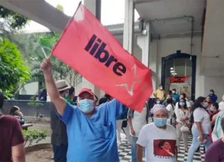 Criminal casi 500 pacientes han dejado de recibir atención medica por tomas en el San Felipe.