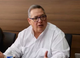 Ricardo Salgado se aferra a su «Chamba» y no le responde ni a Mel ni a Melito.