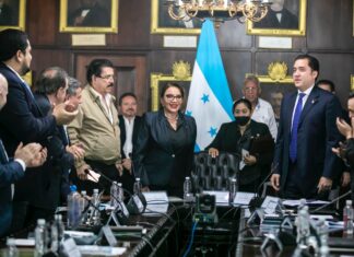 Porque un miembro del «Familión» salio aplazado gobierno no publica resultados de la evaluación de Ministros.