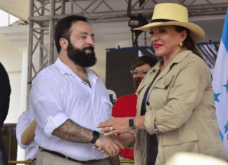 Falta de liderazgo de Luis Redondo obliga a la Presidenta Xiomara Castro a violentar la independencia entre poderes.