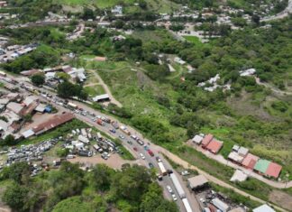 Caos en la salida a Olancho, empresa contratada por el estado no maneja bien trafico vehicular.