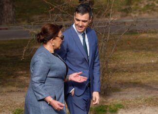 España no acepta que Honduras quiera redireccionar millonario préstamo para hospitales