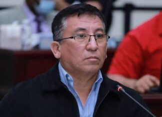 Bartolo Fuentes cuestiona la falta de apoyo de su partido en la querella que enfrenta por cargos presentados por diputada