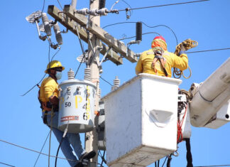Honduras a oscuras por cortes de energía que causan perdidas millonarias. pero nadie protesta