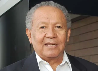 Un gobierno sin argumentos recurre a la vulgar llamada para quitar del camino al que cuestiona con total razonamiento