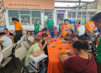 Con premios, musica y comida, Loto agasaja a las Madres en el Mercado Medina