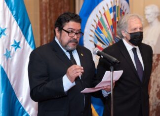 Embajador de Honduras en la OEA Roberto Quezada continua el ataque contra Juan Ramon Martinez
