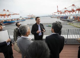 Hector Zelaya viaja hasta Japón para promover su «Trencito»