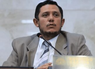 Más de 40 mil maestros anuncian protestas a nivel nacional en contra de la nueva ley del INPREMA que promueve Edgardo Casaña