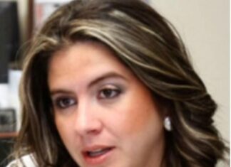 Para los que conspiran y atacan en la sombra conmigo la cosa es diferente:Cossette Lopez