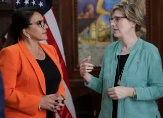 Embajadora Dogu: «La corrupción en este país es terrible»