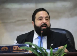 Redondo justifica su mediocridad responsabilizando a la oposición de extorsionarlo para aprobar el presupuesto