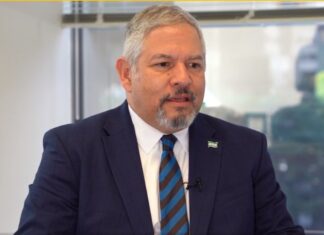 Canciller Eduardo Enrique Reina confirma que los hondureños le pagaran sueldo hasta el mes de Mayo