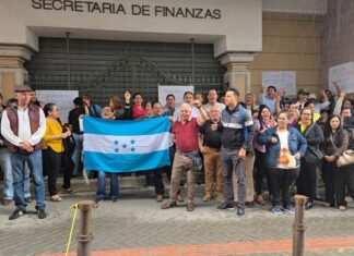 La base del magisterio se muere de hambre por falta de pago, mientras la dirigencia se pone del lado del oficialismo