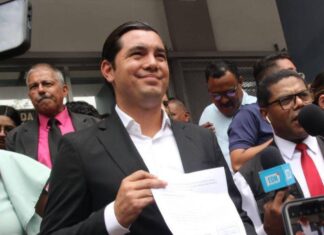 Mel mando a denunciar a Salvador Nasralla por injurias y calumnias en el MP