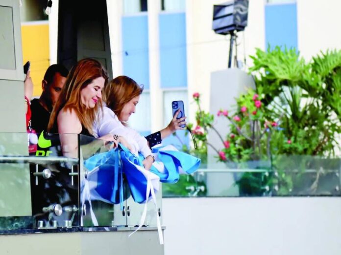 MITIN COSSETTE ANA PAOLA