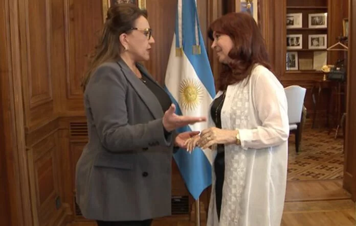 XIOMARA Y CRISTINA FERNANDEZ