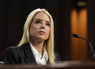 La Fiscal de los Estados Unidos Pam Bondi reiteró que Honduras es puente aéreo del narcotrafico proveniente de Venezuela quien paga sobornos al gobierno por este ilícito