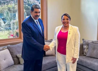 La presidenta Xiomara Castro prefiere supervisar obras inconclusas que instalar un consejo de ministros para ayudarle a los hondureños en EEUU afectados por la cancelación del TPS