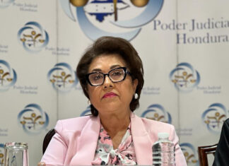 Rixi Moncada asegura que en la Corte Suprema venden los juicios por libras