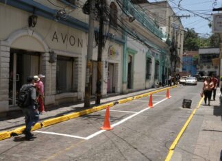 Avanzan trabajos de señalización y ordenamiento de puntos de taxis en la capital