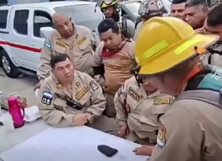 Bomberos no cesan labores en la zona del derrumbe que enluta a la capital